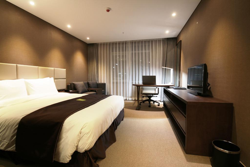 Central Plaza Hotel - Incheon Cityhall Exterior photo
