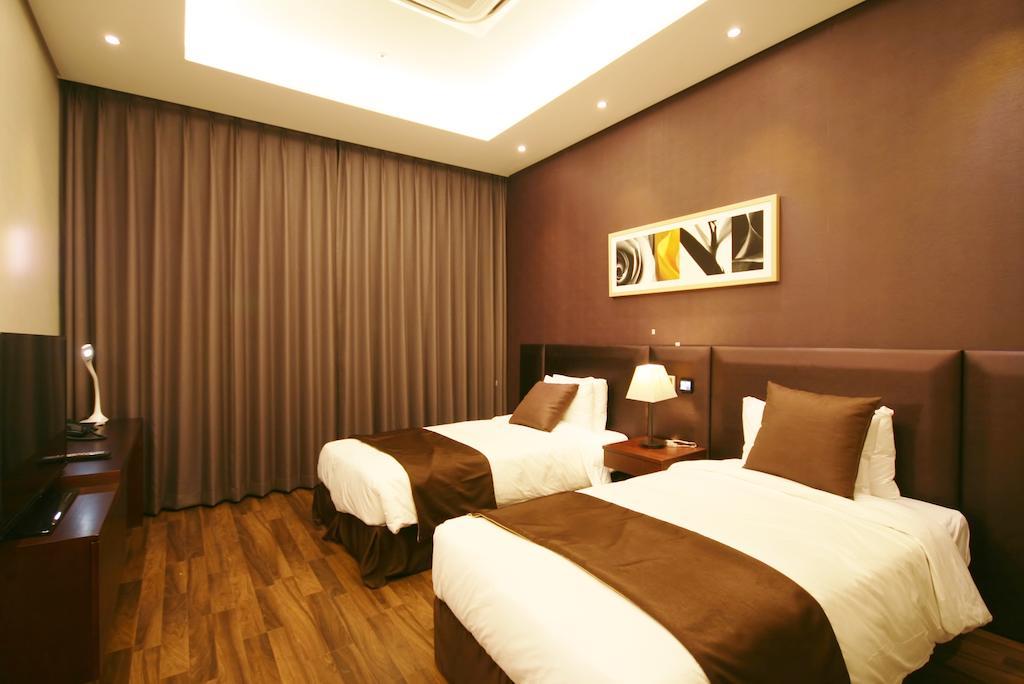 Central Plaza Hotel - Incheon Cityhall Exterior photo