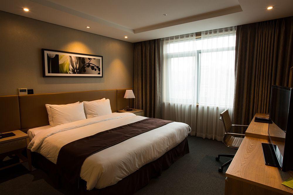 Central Plaza Hotel - Incheon Cityhall Exterior photo