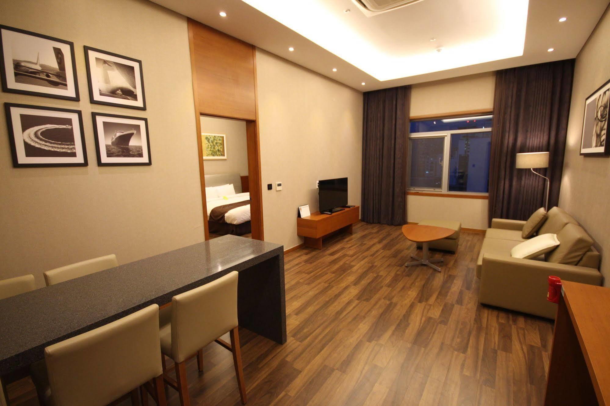Central Plaza Hotel - Incheon Cityhall Exterior photo