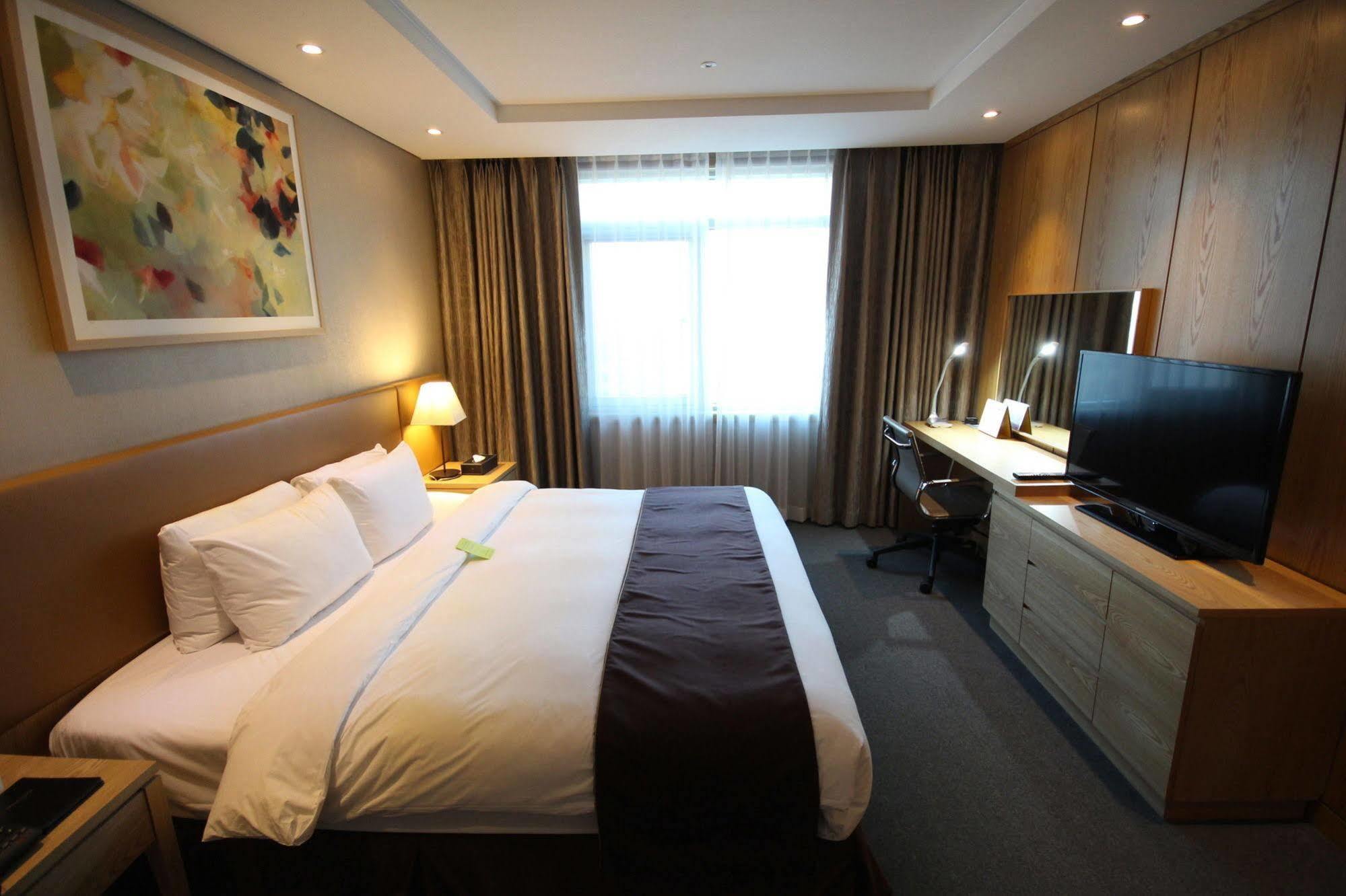 Central Plaza Hotel - Incheon Cityhall Exterior photo