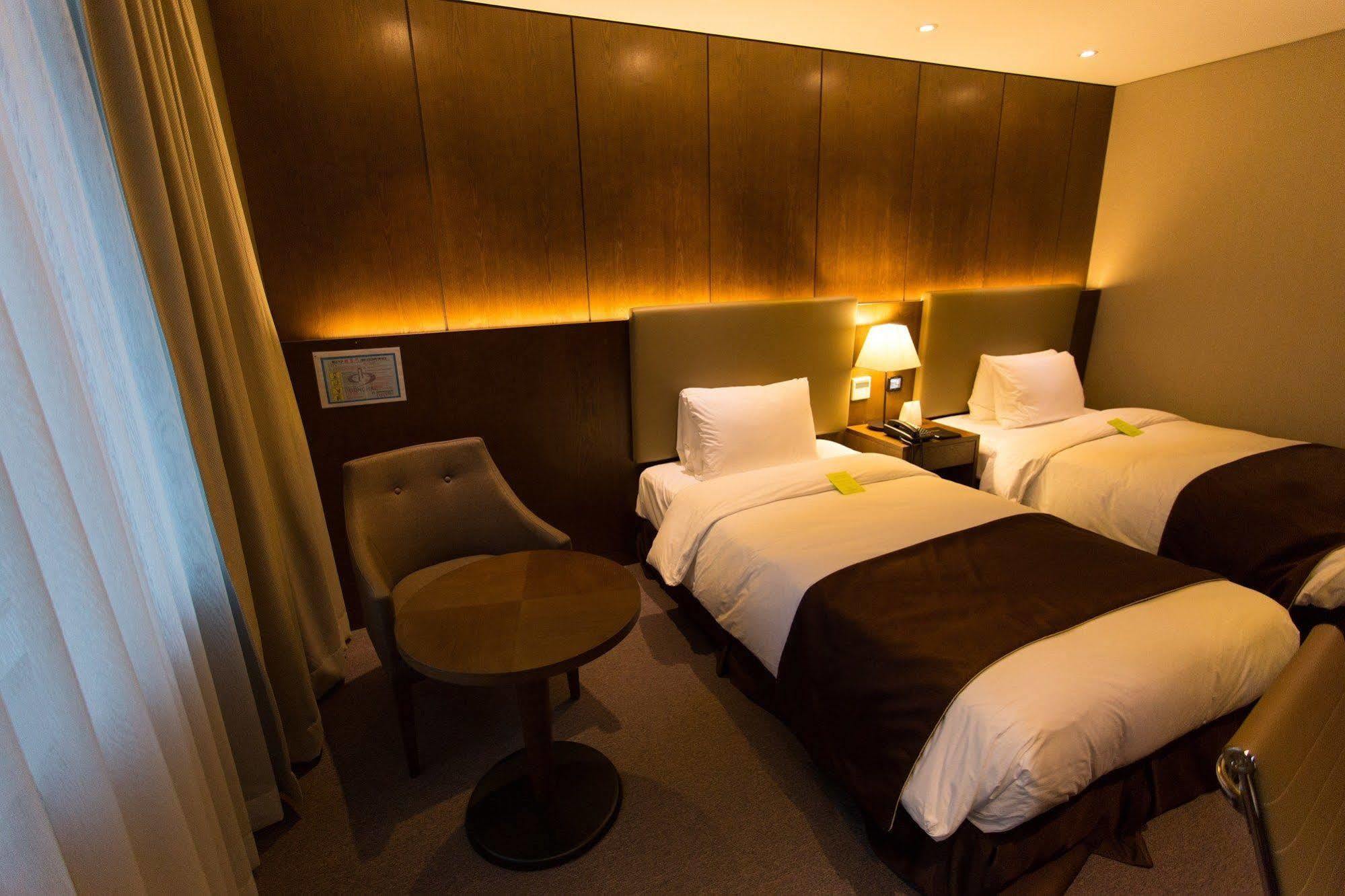 Central Plaza Hotel - Incheon Cityhall Exterior photo