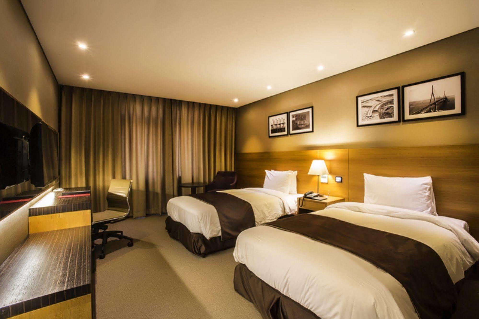 Central Plaza Hotel - Incheon Cityhall Exterior photo
