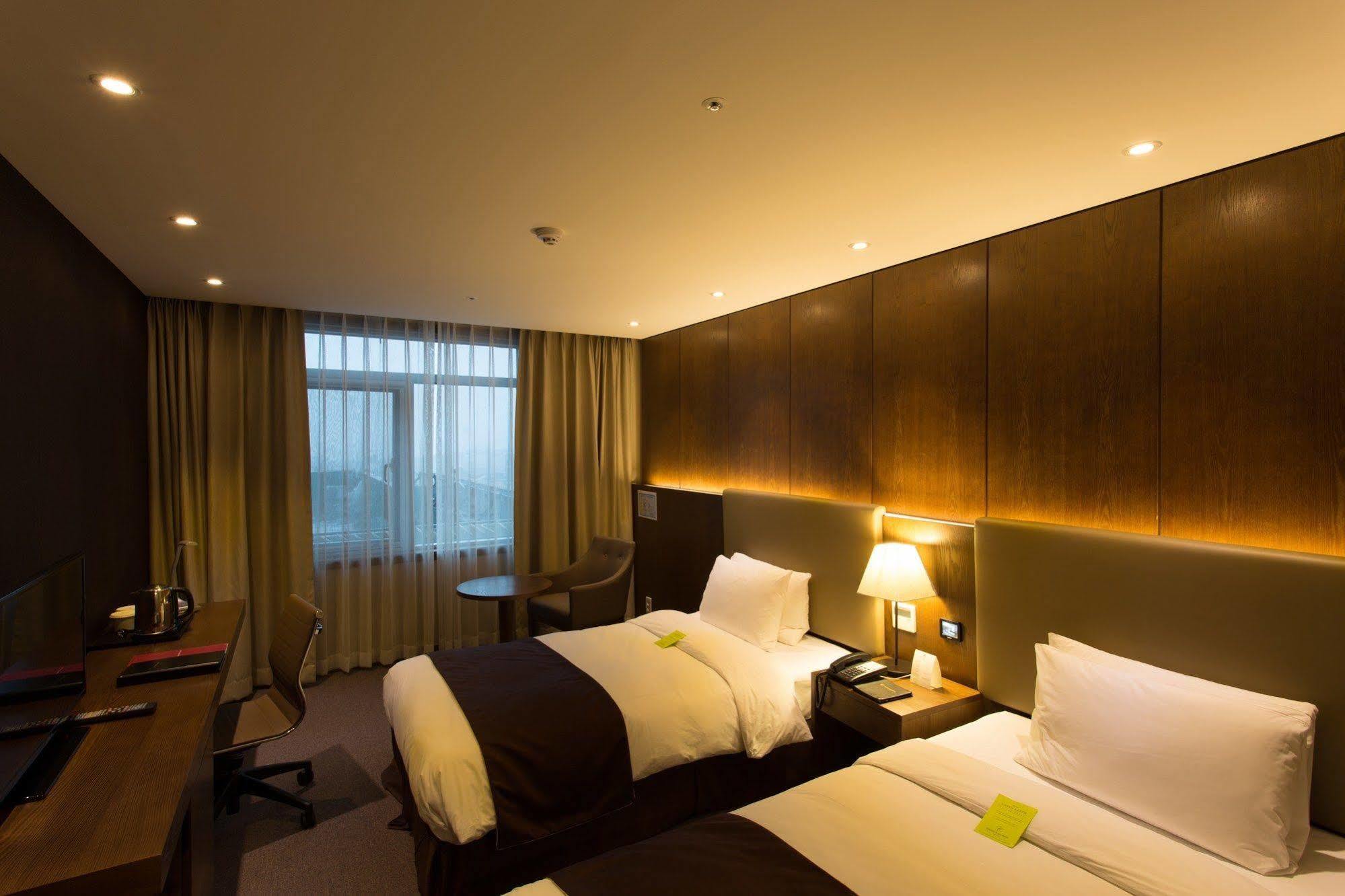 Central Plaza Hotel - Incheon Cityhall Exterior photo